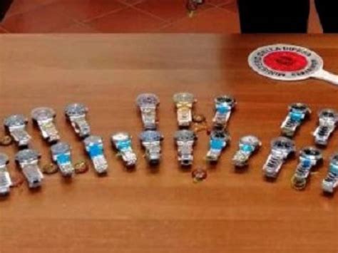 napoli luglio 2019 rolex falsi|46 Rolex falsi in casa, denunciato .